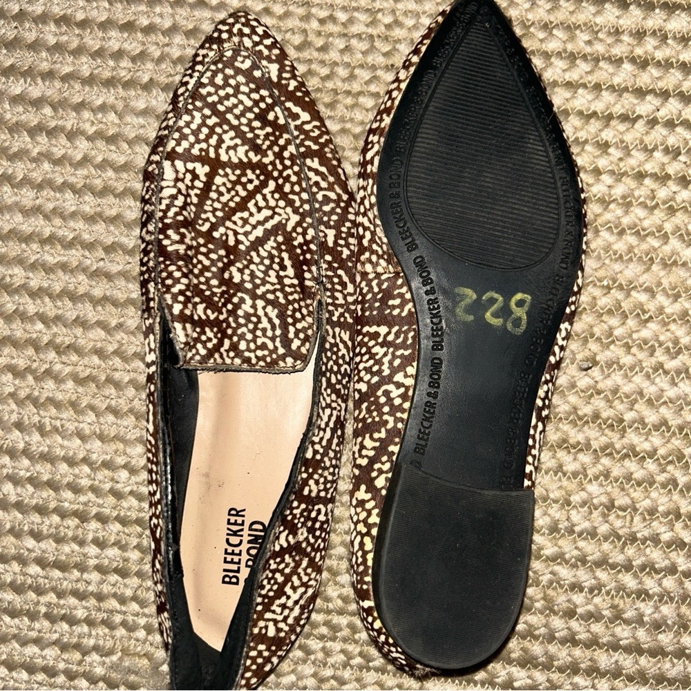Bleecker & Bond Patterned Brown and White Flats - Picture 4 of 4